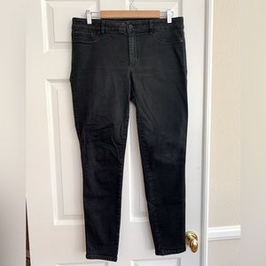 White House Black Market Black Denim Jeggings Metal Logo on Back Pocket. Size 12